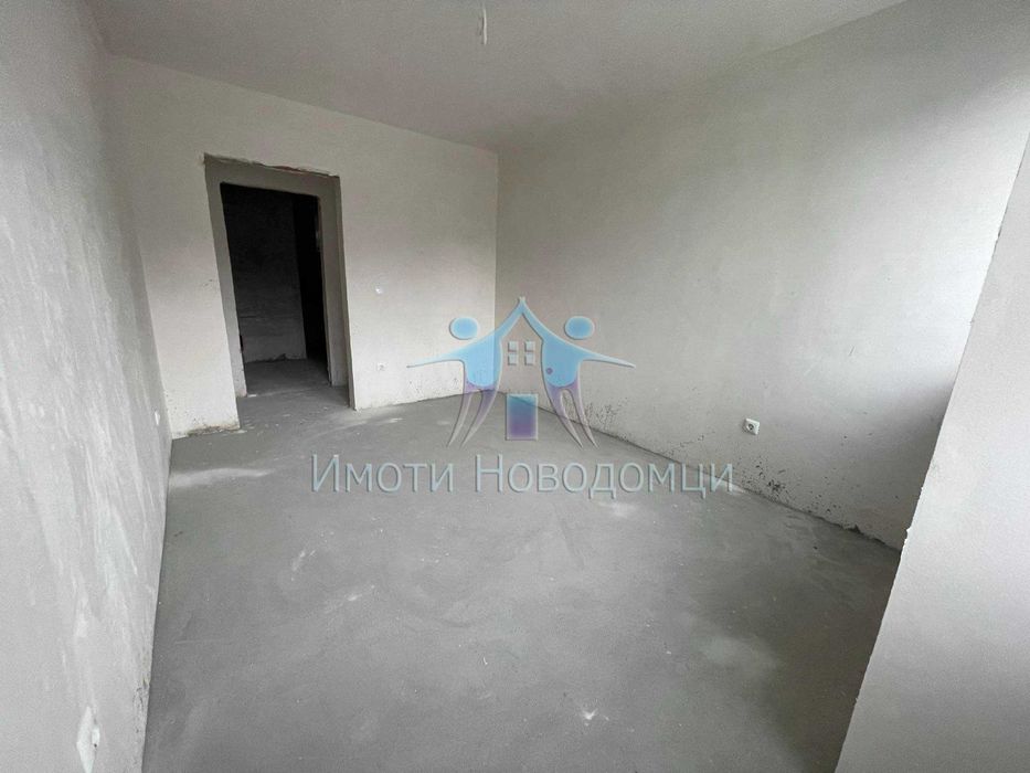 Продава се Тристаен апартамент в Шумен, Пазара - 135 кв.м за 1060 €/кв.м - Снимка #2