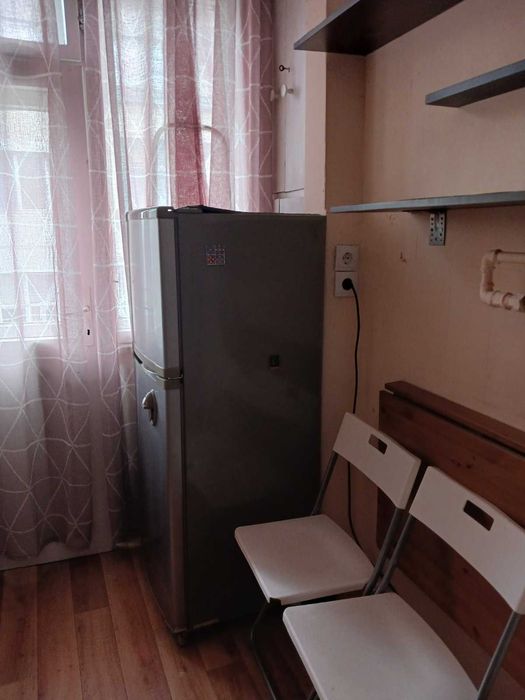 Дава се под наем