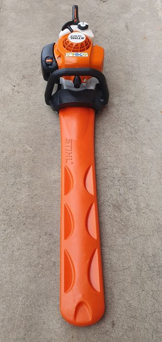 Foarfeca de tuns gard viu stihl HS 82r.