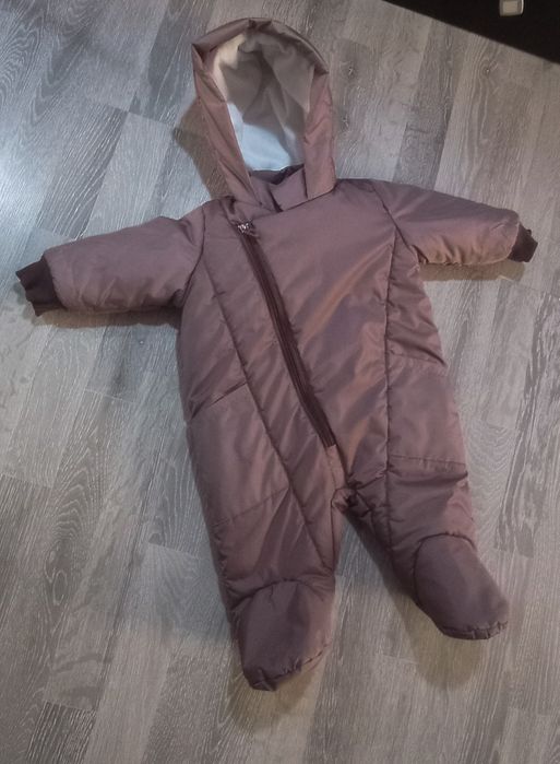 Продам комбинезоны.