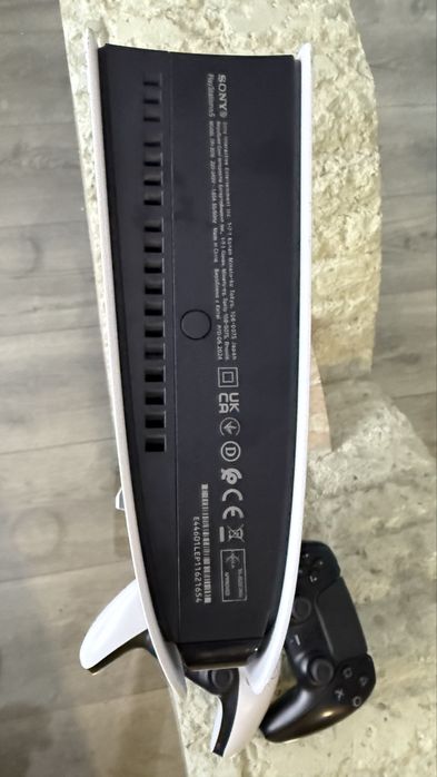 Play Station 5 digital edition 825 gb plus 2 manete