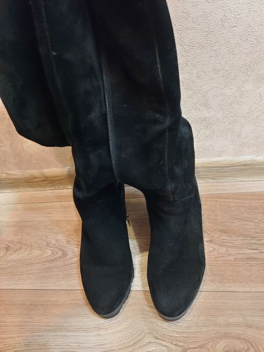 Продам женские сапоги