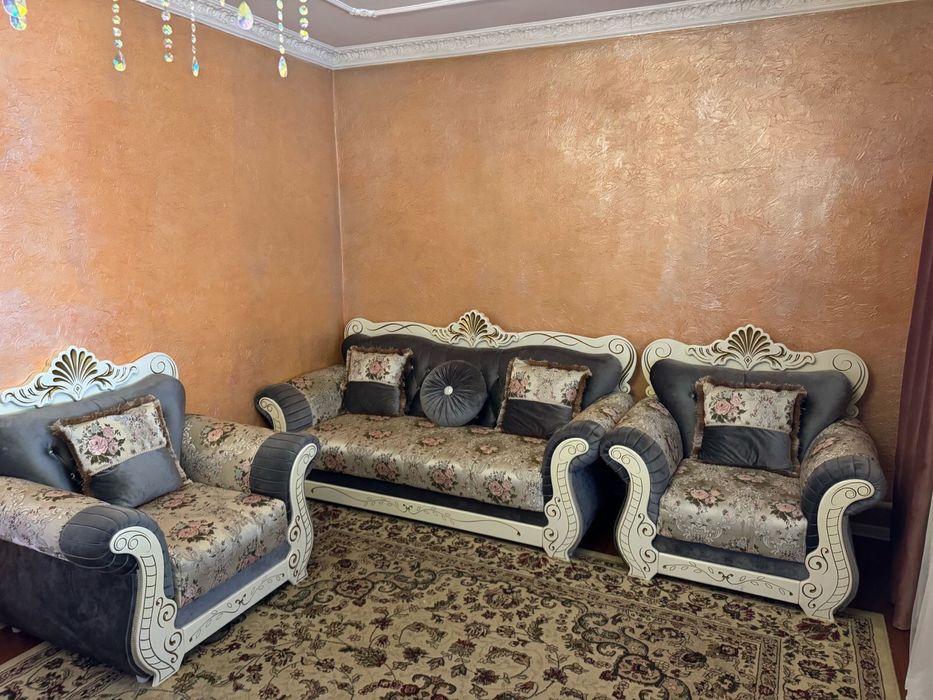 Диван для гостиной