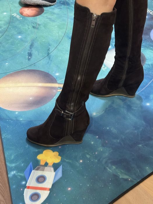 Продам сапоги замшевые