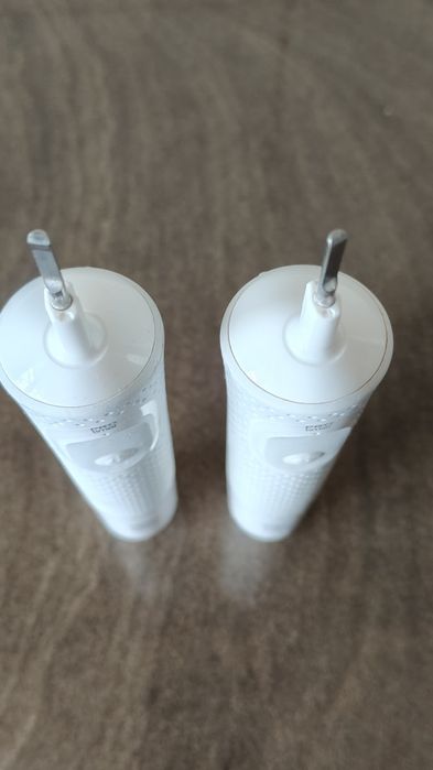 .Periuțe  electrice Braun Oral B model 3710.