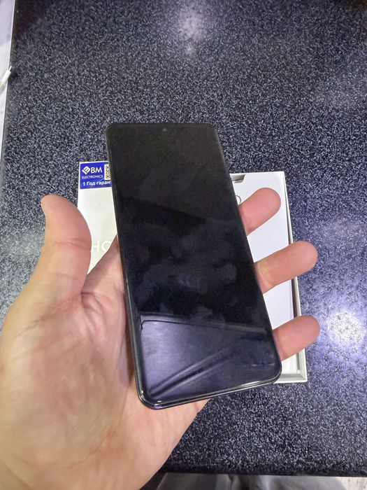 Honor 90 pamit 12.512 g holati yahwi karopka dak bor oqip tel qlila