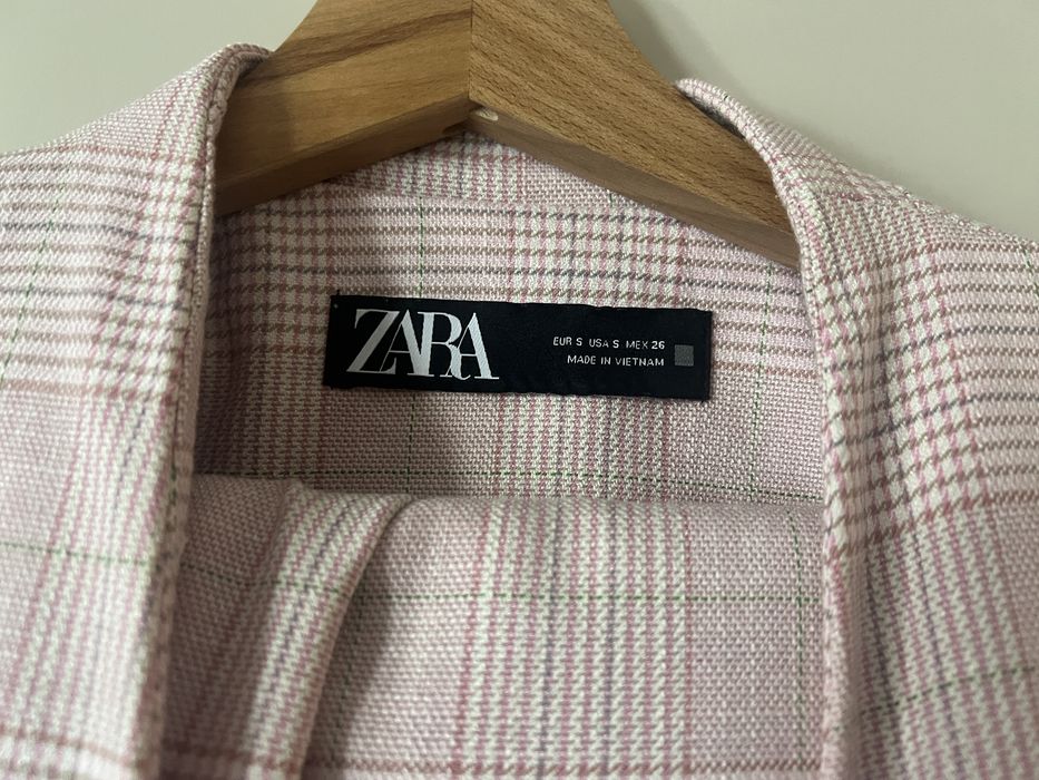 Розов дамски костюм Zara (Сако и панталон)
