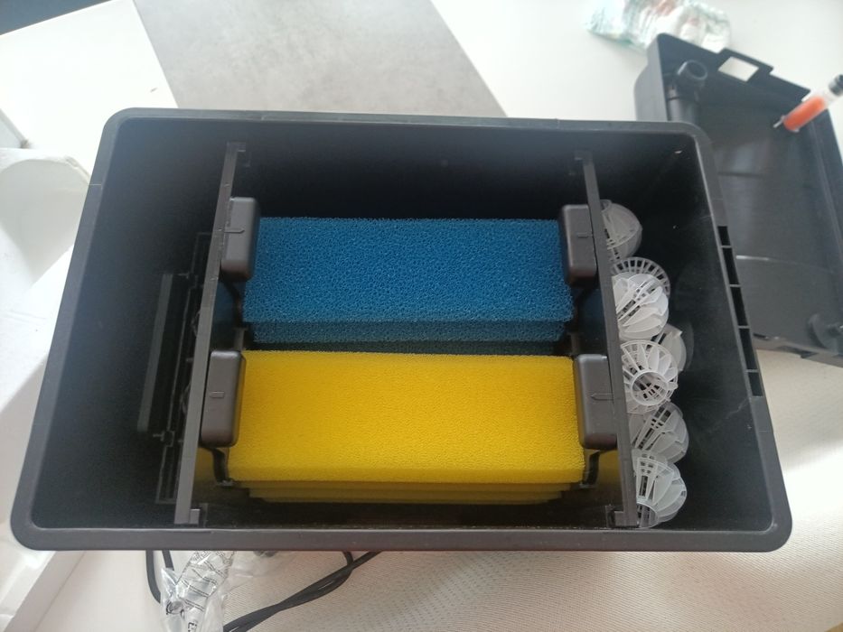 Vând filtru iaz crapi Koy, lampa UV și pompa