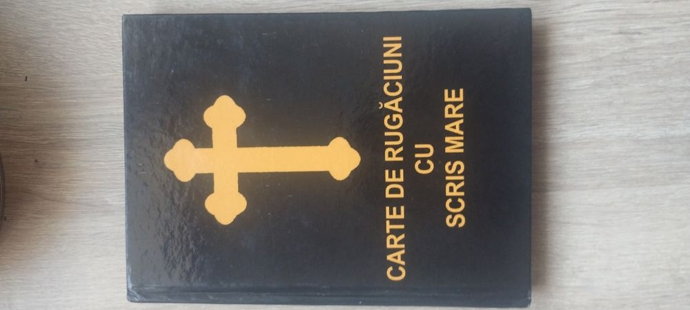 Carete de rugăciuni cu scrisate, semată de Gigi Becali