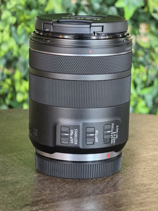 Obiectiv Canon RF 85 mm F2 Macro