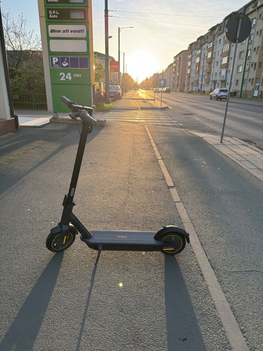 Vand URGENT Trotineta electrita Ninebot g30