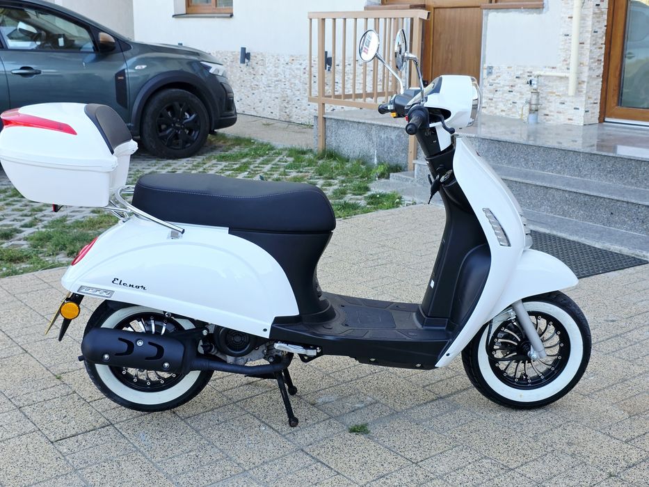 Scuter fara permis  nou 2021 Doar 567km !!