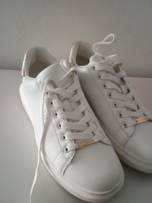Adidași Guess mărimea 37