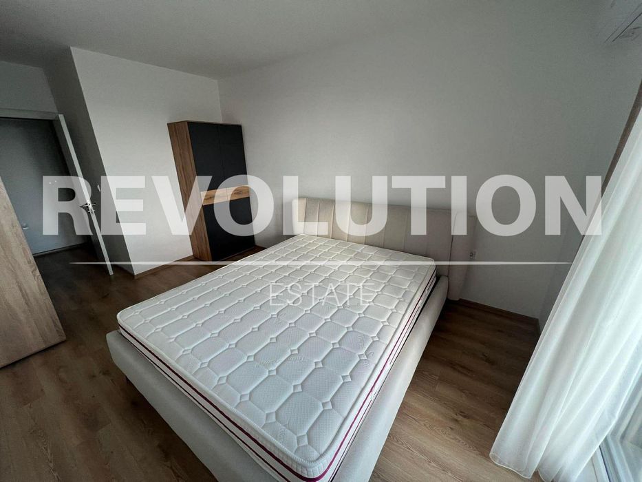 Тристаен апартамент  в гр.Варна, Възраждане!