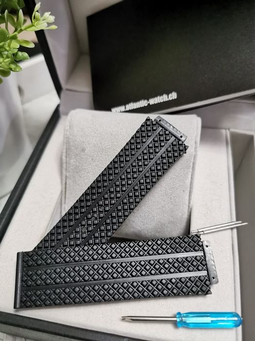 Curea pentru ceas Hublot - silicon cu miros de vanilie + kit instalare