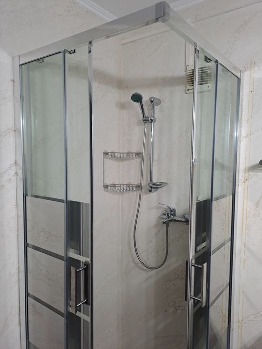 Vand Cabina de dus 80×80 cu usa culisanta