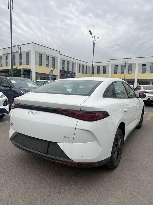 BYD E 7 Electro 520.km/2025