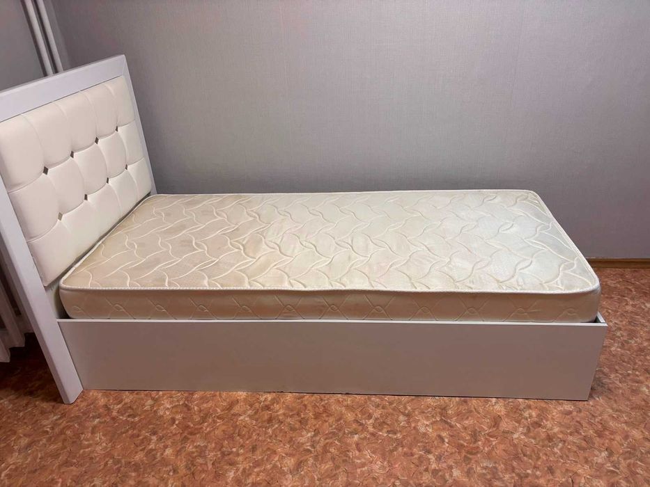 Продам кровать КШТ
