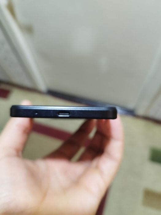 Redmi A3 ozgina ishlatilgan 900.000  ozgina utiladigan joyi bor