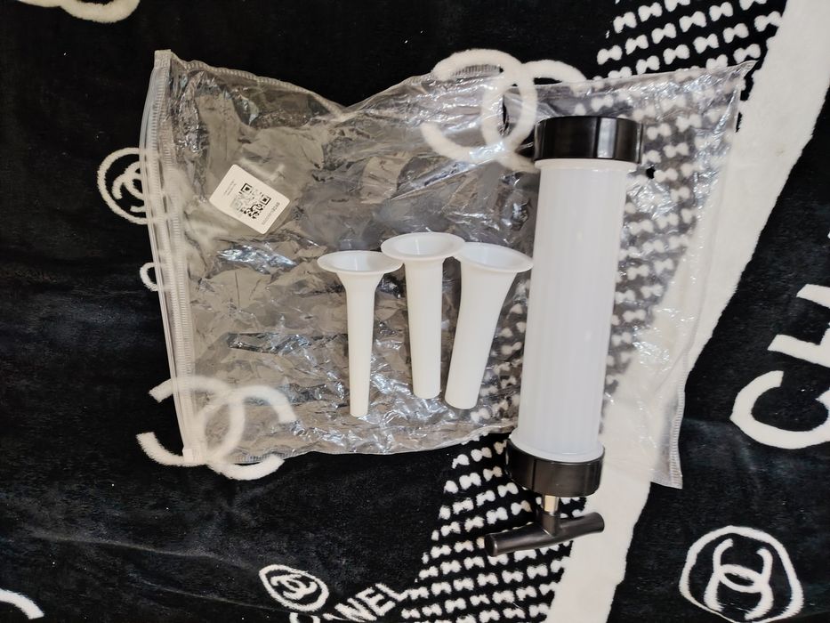 Шприц для колбасы.