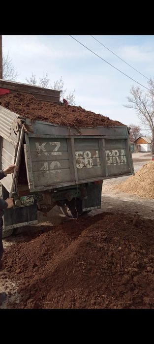 В продаже говяжий навоз перегной 4 летний машина ЗИЛ