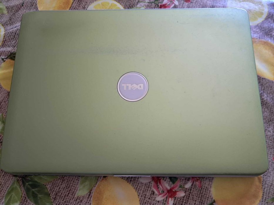 Продавам лаптоп DEEL 15 инча