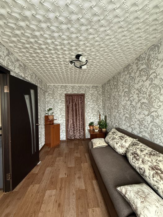 Сдаётся двух комнатная квартира