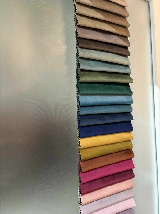 Pat tapitat cu lada de depozitare