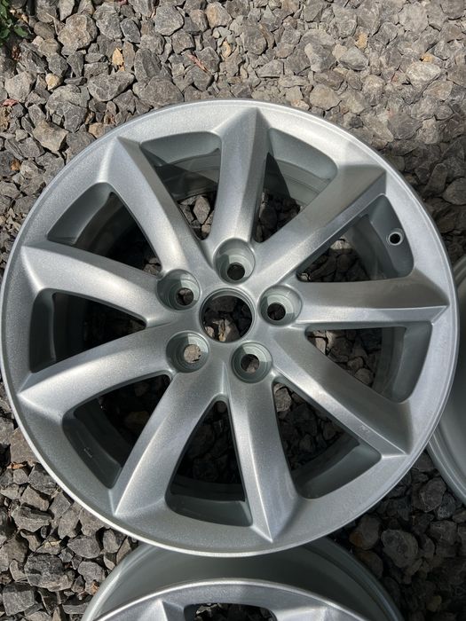 Продается диск на Lexus р 18