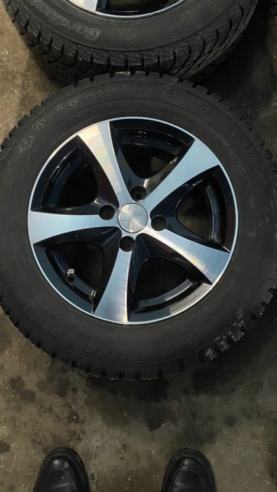 продам диски с шинами