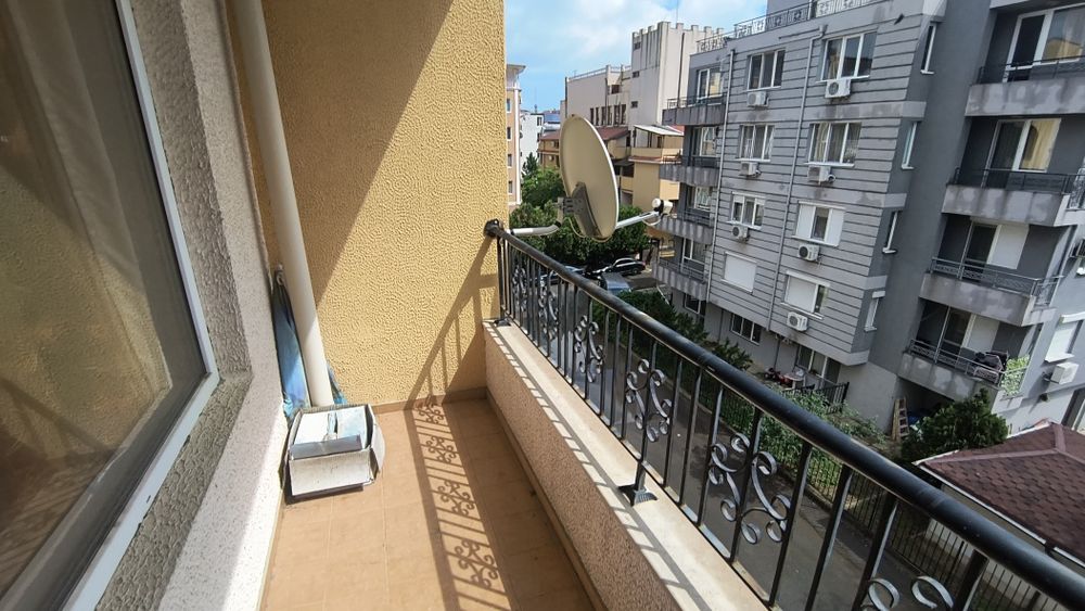 Продава се Двустаен апартамент в к.к. Слънчев бряг - 63 кв.м за 1032 €/кв.м - Снимка #8