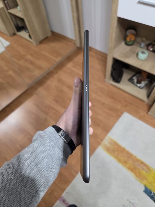 iPad Gen 9 (2021) - 64GB, Wi-Fi+Celular