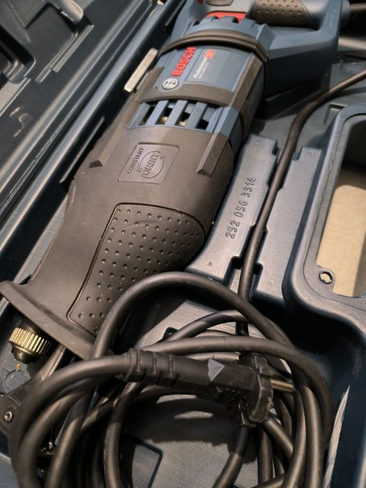 Fierăstrău tip sabie Bosch,  GSA 1300 PCE, uz profesional