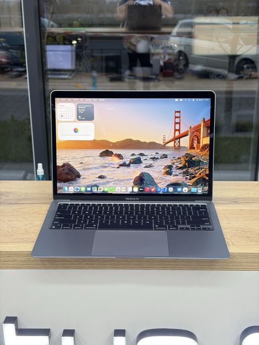 Macbook Air M1 8/256 gb | iStatus store
