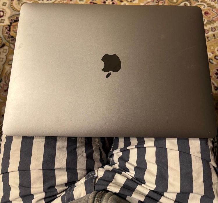 Продам MacBook Pro