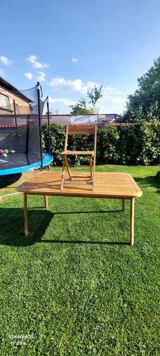 Дървена маса с 8 стола