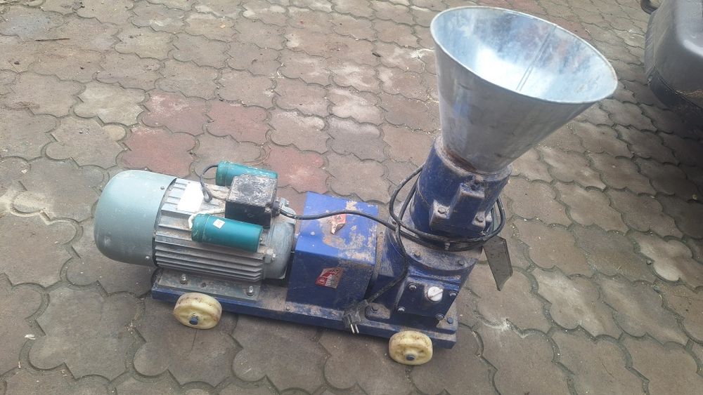 Granulator furaje Micul Fermier 2.8 kW, capacitate 90 Kg/h