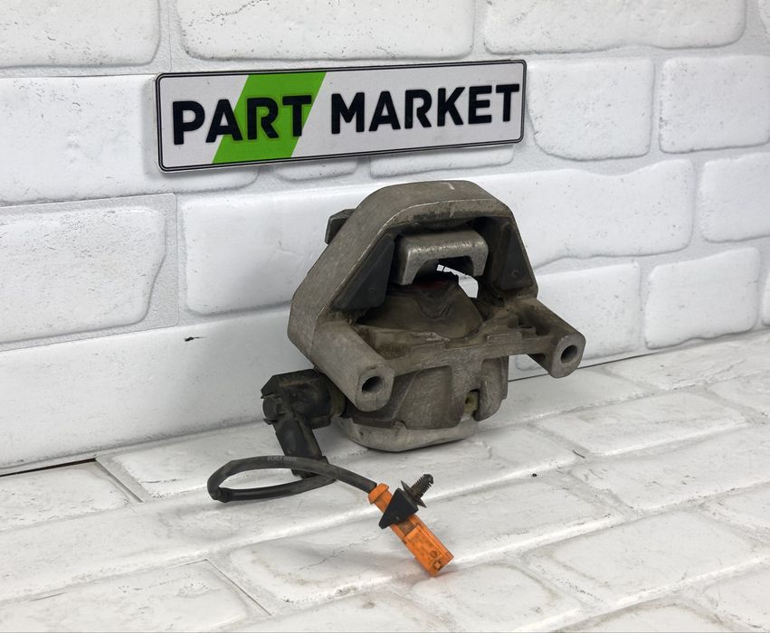 Тампон двигател AUDI A6 A7 4G 4G0199381FE