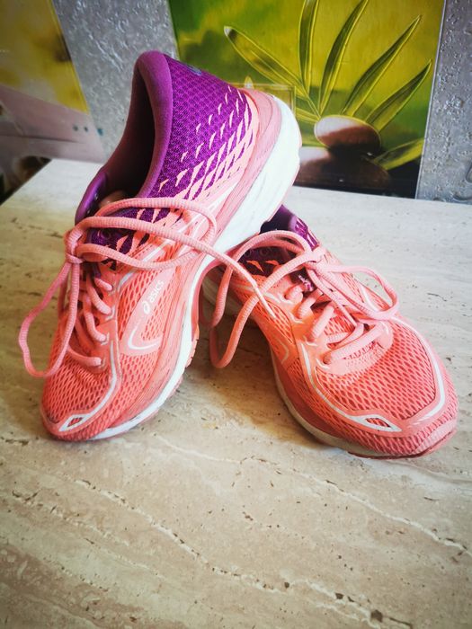 Sandale, pantofi, adidași