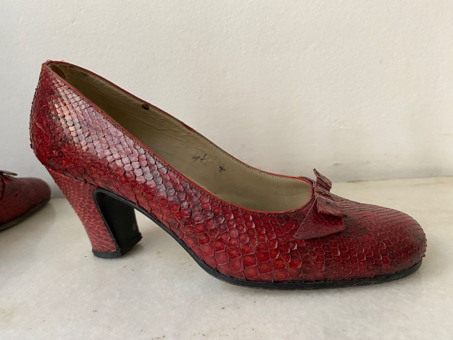 Pantofi din piele de sarpe marime 36