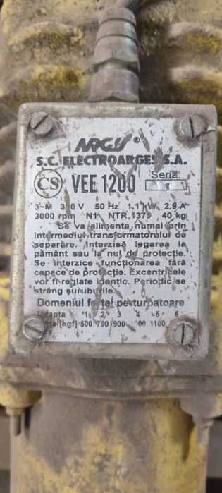 Masa vibranta pavele cu 2 motoare