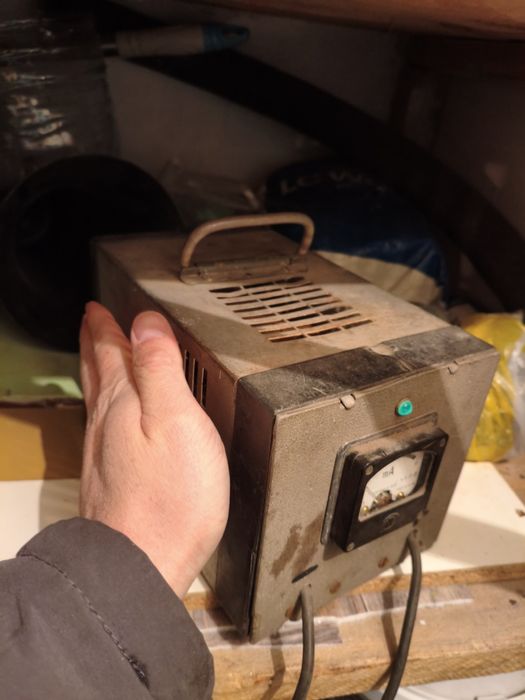 Зарядное устройство 12в для акамулятора машины