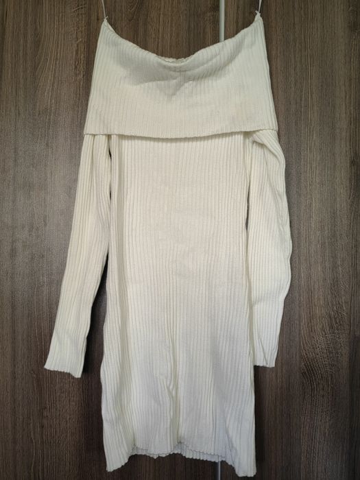 CALLIOPE зимна бяла рокля с паднали рамене