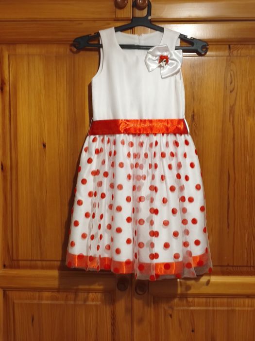 Елегантна рокля за момиче