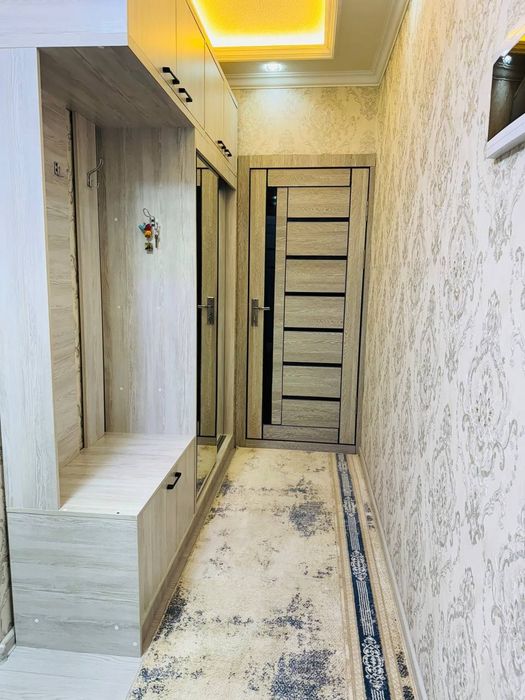 Ko'p qavatli uylarning,7-qavatidagi 2 xonali xonadon sotiladi