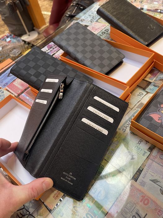 Портмоне Gucci .Louis vuitton