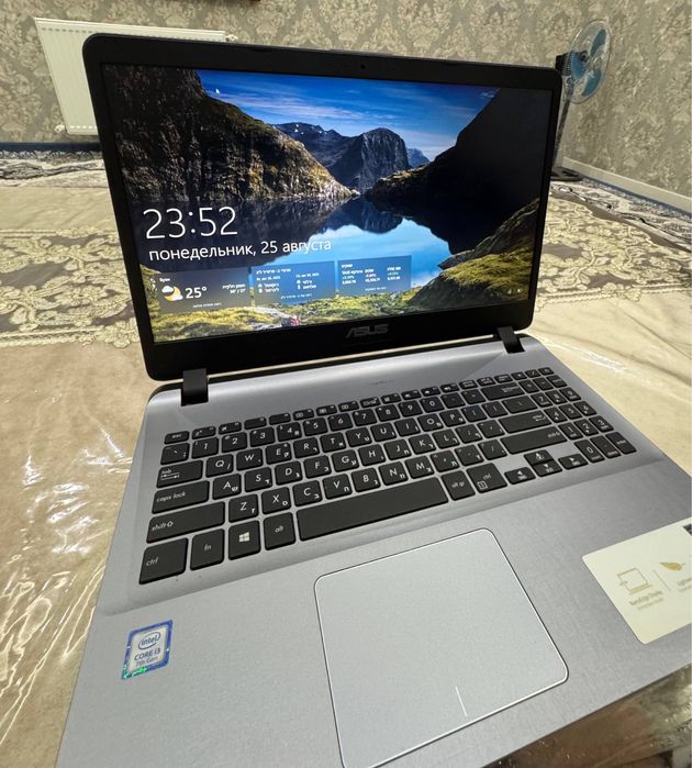 Продается Asus vivobook core i3 7thgen