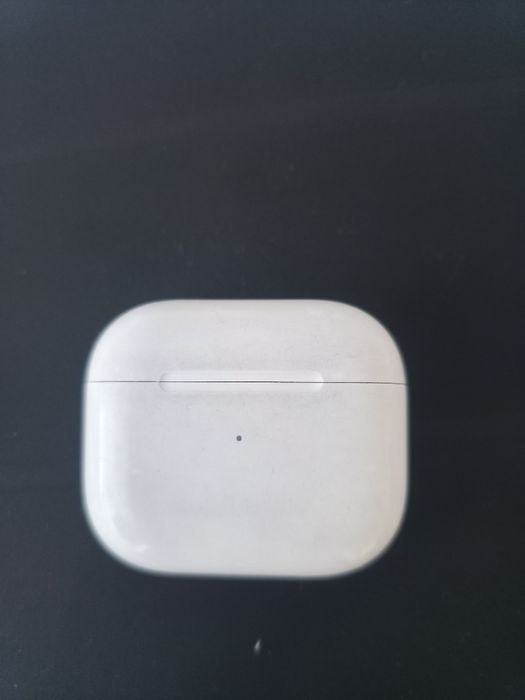 Vând căști Apple