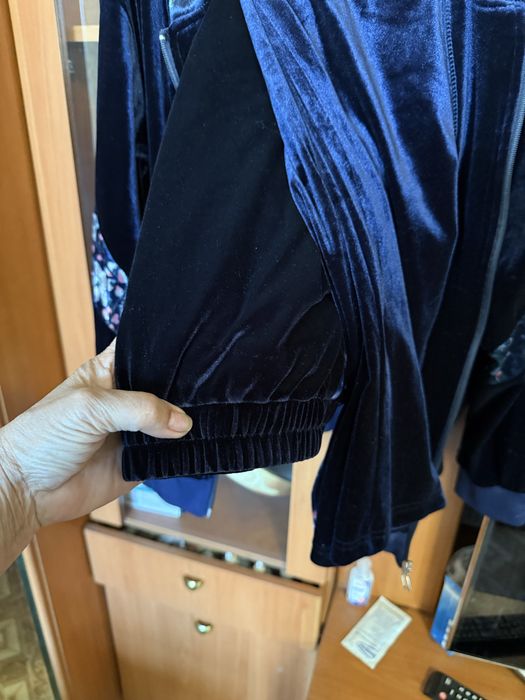 Костюмы с брюками 10/10