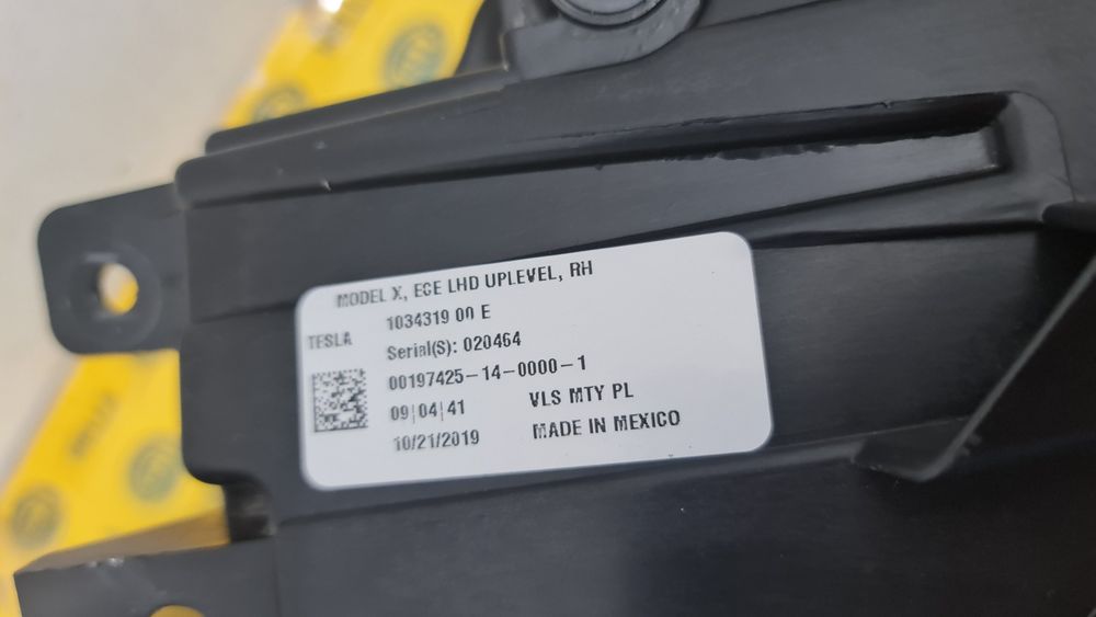 Far dreapta full led Tesla Model X 1034319-00-E